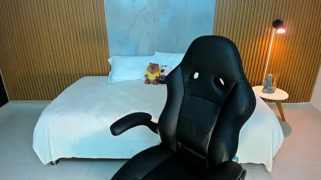 martina roldam online show from 5, 11, 2025