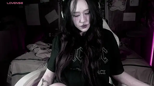 Snapshot of chloe_crystall_killer chatting on 7, 3, 2026 chloe crystall killer online show from 7, 3, 2026