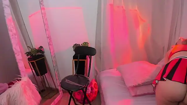 marianneloveee online show from 3, 6, 2026