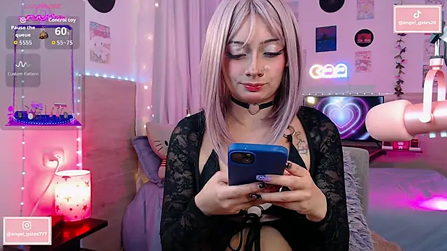 Snapshot of angelgate chatting on 8, 4, 2026 angelgate online show from 8, 4, 2026