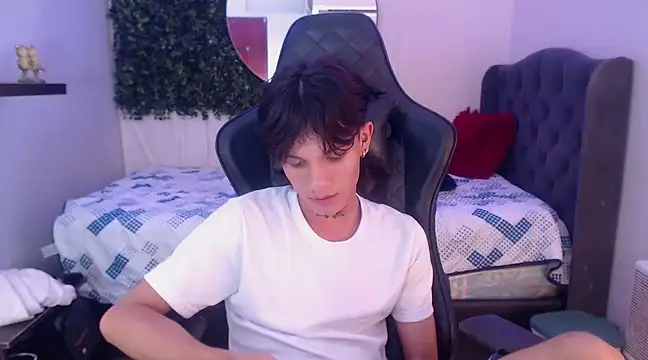 Snapshot of andy_dan18 chatting on 1, 3, 2025 andy dan18 online show from 1, 3, 2025