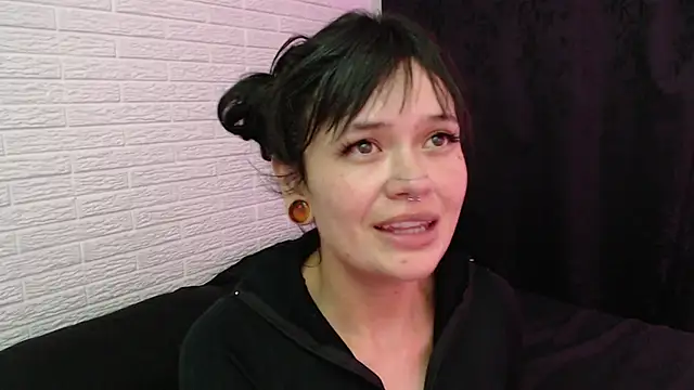 Snapshot of rousstattoo chatting on 7, 1, 2025 rousstattoo online show from 7, 1, 2025