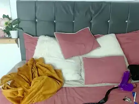 nikkystorm1  online show from 14, 3, 2025