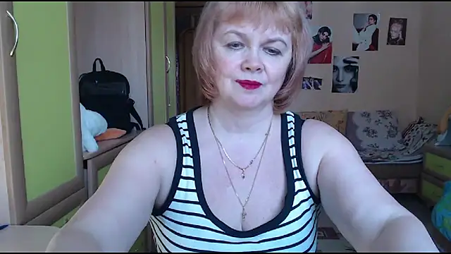 Snapshot of vixey_fox chatting on 17, 2, 2025 vixey fox online show from 17, 2, 2025