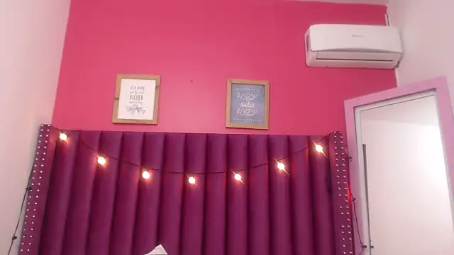 MommyHelpsmee online show from 26, 2, 2025