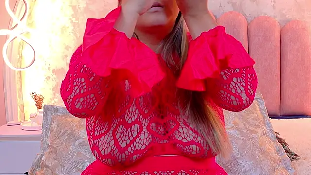 Snapshot of MiaLaurents chatting on 9, 4, 2026 MiaLaurents online show from 9, 4, 2026