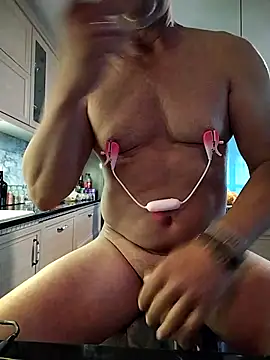 Snapshot of kevincumporn chatting on 8, 5, 2026 kevincumporn online show from 8, 5, 2026