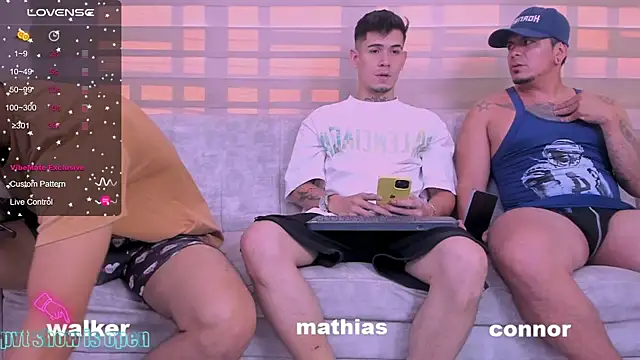 Snapshot of hell_twink chatting on 17, 1, 2025 hell twink online show from 17, 1, 2025