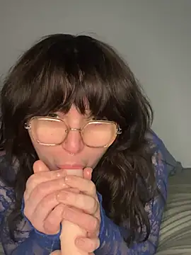 Snapshot of _dwhorekin_ chatting on 5, 2, 2025  dwhorekin  online show from 5, 2, 2025