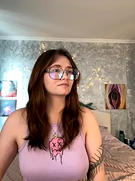 Sabrina shells online show from 10, 9, 2025