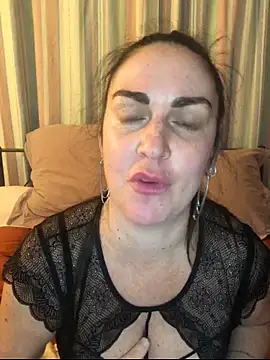 Snapshot of BELLAMORGANE1 chatting on 6, 4, 2026 BELLAMORGANE1 online show from 6, 4, 2026