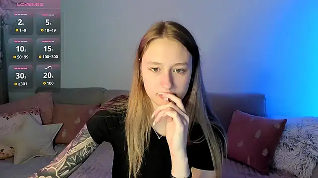 Snapshot of Haley_Vixen chatting on 25, 5, 2026 Haley Vixen online show from 25, 5, 2026