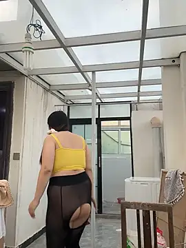 Snapshot of Happyou2 chatting on 12, 2, 2025 Happyou2 online show from 12, 2, 2025