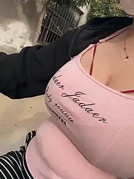 Snapshot of Happyou2 chatting on 12, 3, 2025 Happyou2 online show from 12, 3, 2025