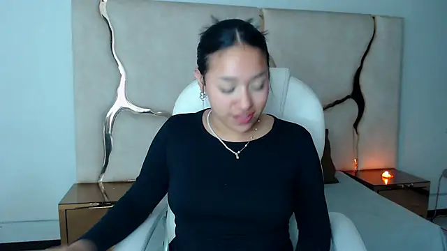 IsabellRodriguez18 online show from 27, 2, 2025