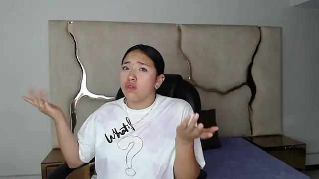 IsabellRodriguez18 online show from 28, 2, 2025