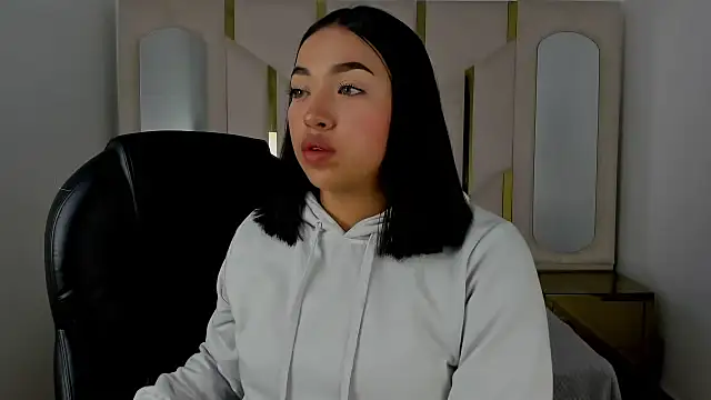 IsabellRodriguez18 online show from 6, 10, 2025