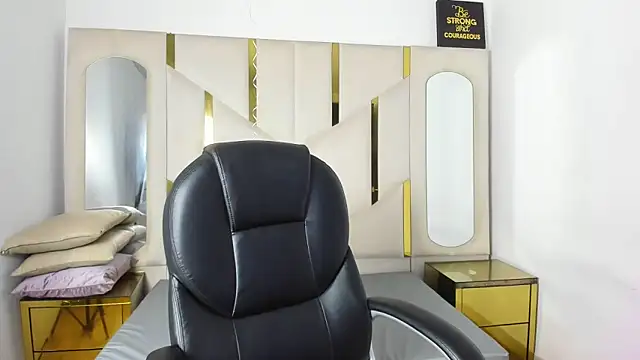 IsabellRodriguez18 online show from 4, 2, 2026