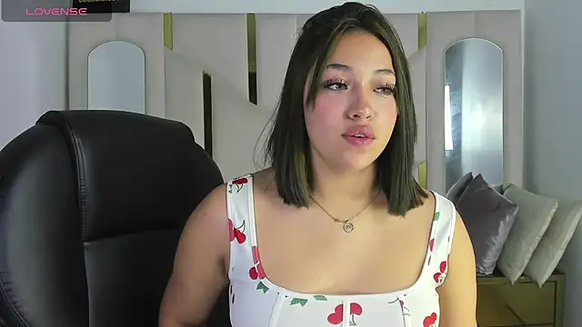 IsabellRodriguez18 online show from 11, 2, 2026