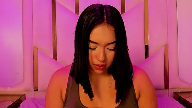 IsabellRodriguez18 online show from 15, 5, 2026