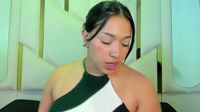 Snapshot of IsabellRodriguez18 chatting on 5, 6, 2026 IsabellRodriguez18 online show from 5, 6, 2026
