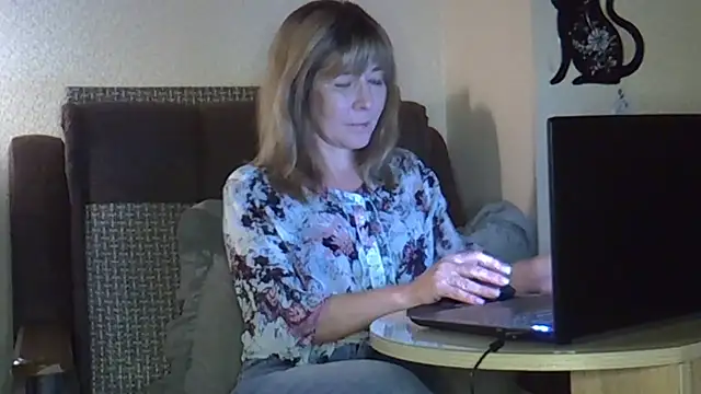 Snapshot of EllaJohnsonX chatting on 7, 3, 2026 EllaJohnsonX online show from 7, 3, 2026