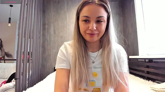 Snapshot of Mia___murrr chatting on 8, 3, 2026 Mia murrr online show from 8, 3, 2026