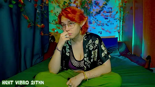 Snapshot of TrickyKitsune chatting on 17, 11, 2025 TrickyKitsune online show from 17, 11, 2025