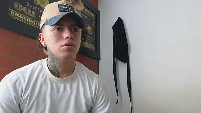 Snapshot of Thiago_x_Sahara chatting on 11, 2, 2025 Thiago x Sahara online show from 11, 2, 2025