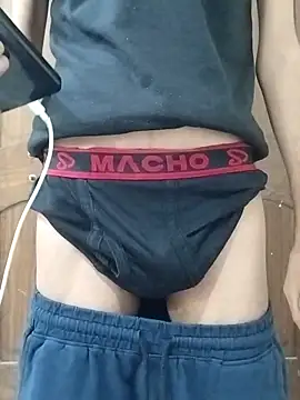 Snapshot of fakelove95 chatting on 5, 11, 2025 fakelove95 online show from 5, 11, 2025