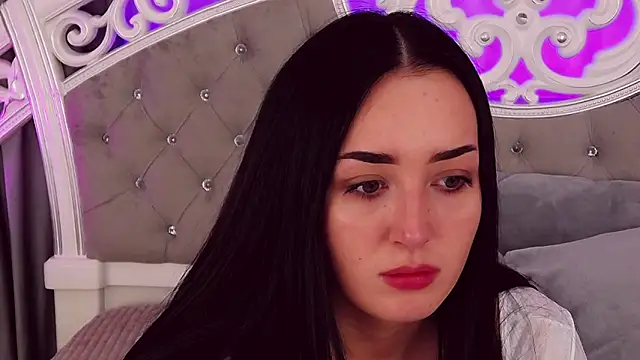 KimKhallifa online show from 1, 2, 2025