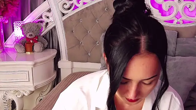 KimKhallifa online show from 19, 9, 2025