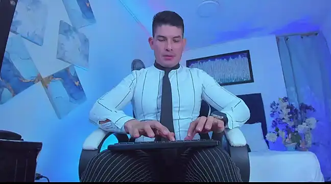 Snapshot of Andrewstelle_coleman chatting on 5, 3, 2025 Andrewstelle coleman online show from 5, 3, 2025