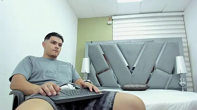 DAVID VICTORIAA online show from 9, 7, 2026