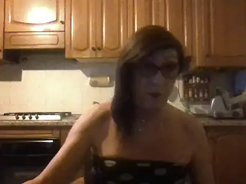 Snapshot of Tiabet chatting on 17, 4, 2026 Tiabet online show from 17, 4, 2026