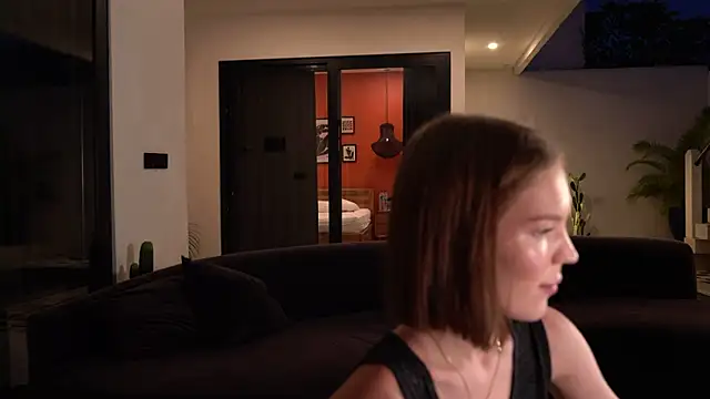 Snapshot of alittlestarrr chatting on 18, 11, 2025 alittlestarrr online show from 18, 11, 2025