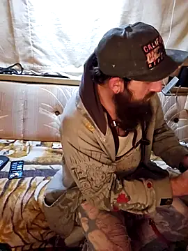 StruggleSnuggles online show from 24, 10, 2025