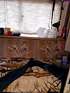 StruggleSnuggles online show from 5, 11, 2025