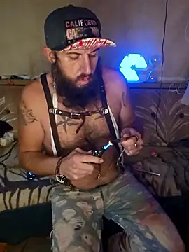 StruggleSnuggles online show from 17, 11, 2025