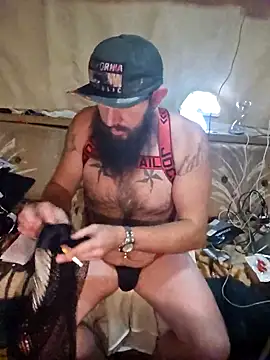 StruggleSnuggles online show from 18, 11, 2025