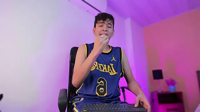 Snapshot of Brian-Ausslos chatting on 30, 12, 2024 Brian-Ausslos online show from 30, 12, 2024