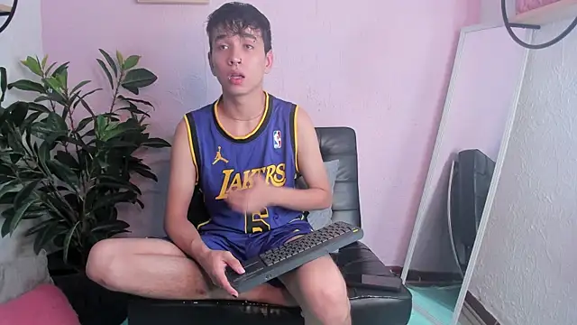 Snapshot of Brian-Ausslos chatting on 5, 1, 2025 Brian-Ausslos online show from 5, 1, 2025