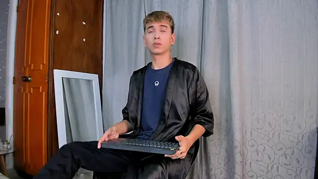 Snapshot of Brian-Ausslos chatting on 30, 1, 2025 Brian-Ausslos online show from 30, 1, 2025