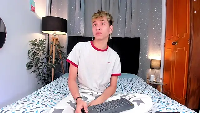 Snapshot of Brian-Ausslos chatting on 5, 2, 2025 Brian-Ausslos online show from 5, 2, 2025