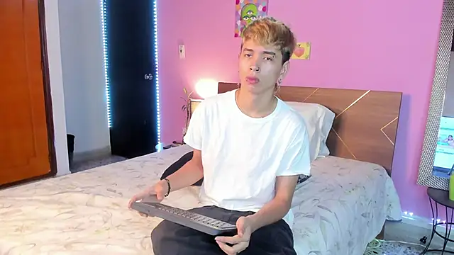 Snapshot of Brian-Ausslos chatting on 6, 2, 2025 Brian-Ausslos online show from 6, 2, 2025