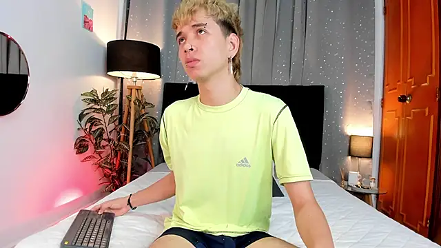 Snapshot of Brian-Ausslos chatting on 7, 2, 2025 Brian-Ausslos online show from 7, 2, 2025