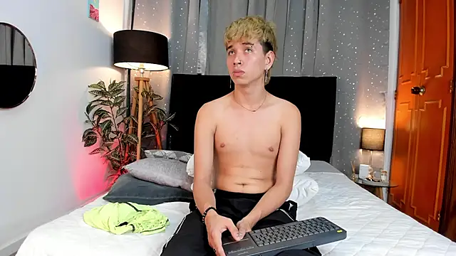 Snapshot of Brian-Ausslos chatting on 7, 2, 2025 Brian-Ausslos online show from 7, 2, 2025