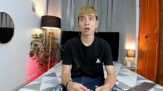 Snapshot of Brian-Ausslos chatting on 8, 2, 2025 Brian-Ausslos online show from 8, 2, 2025