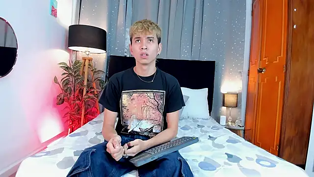 Snapshot of Brian-Ausslos chatting on 15, 2, 2025 Brian-Ausslos online show from 15, 2, 2025