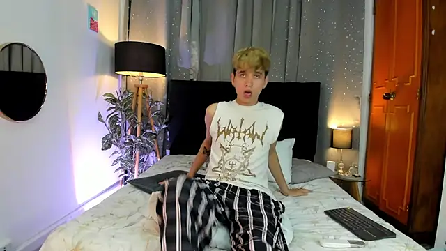 Snapshot of Brian-Ausslos chatting on 17, 2, 2025 Brian-Ausslos online show from 17, 2, 2025